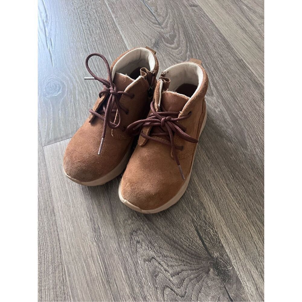 Ugg Canoe III Weather Kids shoes size 12